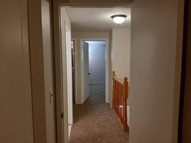 Building Photo - 38177 Jamestown Dr