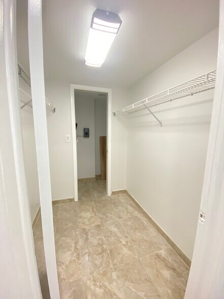 Building Photo - 9851 113th St
