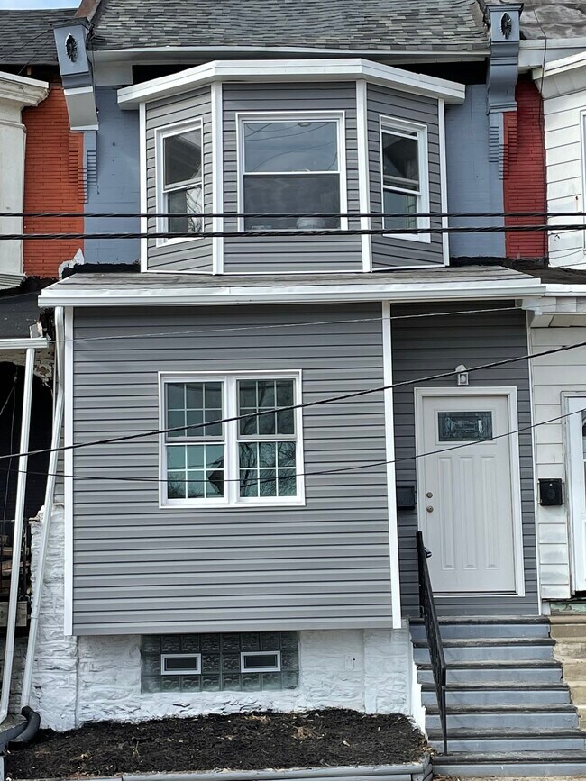 Primary Photo - 431 W Coulter St