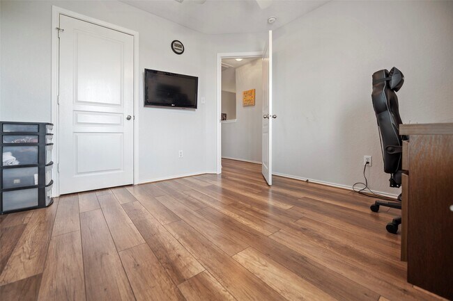 Building Photo - 16783 Mammoth Springs Dr