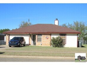 Building Photo - 501 Courtney Ln