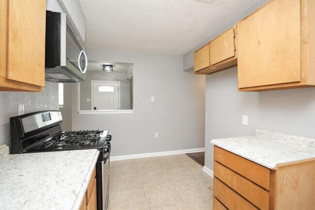 Building Photo - 3218 Cedarcrest Dr