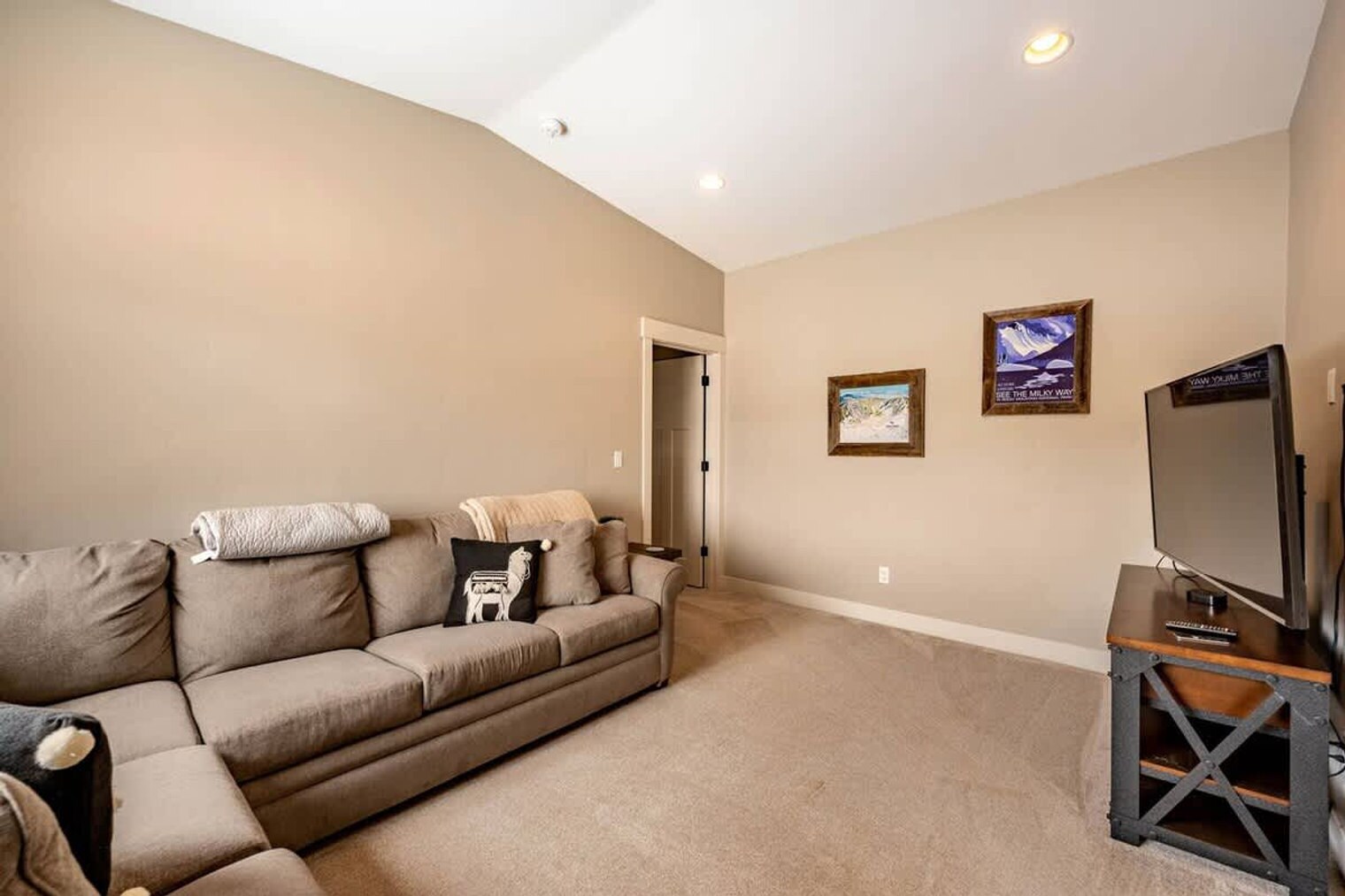 Building Photo - 312 Mountain Willow Dr