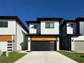 Building Photo - 33110 Willow Hts Ln