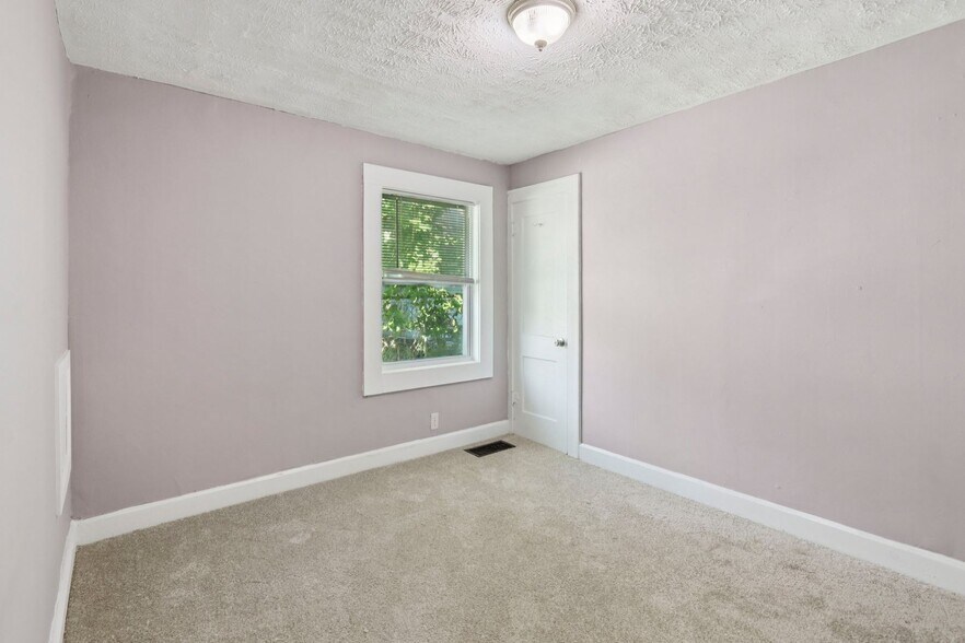 Building Photo - Coming Soon! West Side Two Bedroom Home wi...