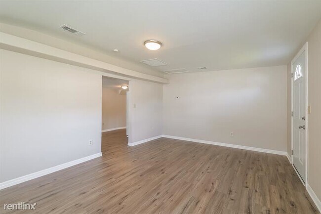 Building Photo - 3 br, 1 bath House - 420 Petteway Drive UNIT