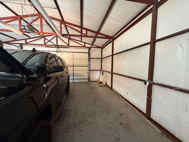 Building Photo - 1940 Ives Way Ln