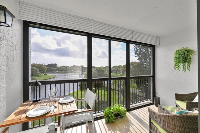 Building Photo - 1266 S Military Trail