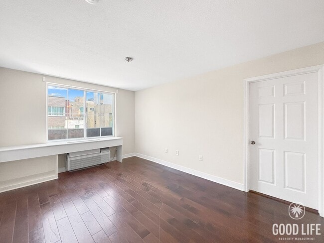 Building Photo - Stunning 2BD/2BA Condo in Little Italy W/ ...