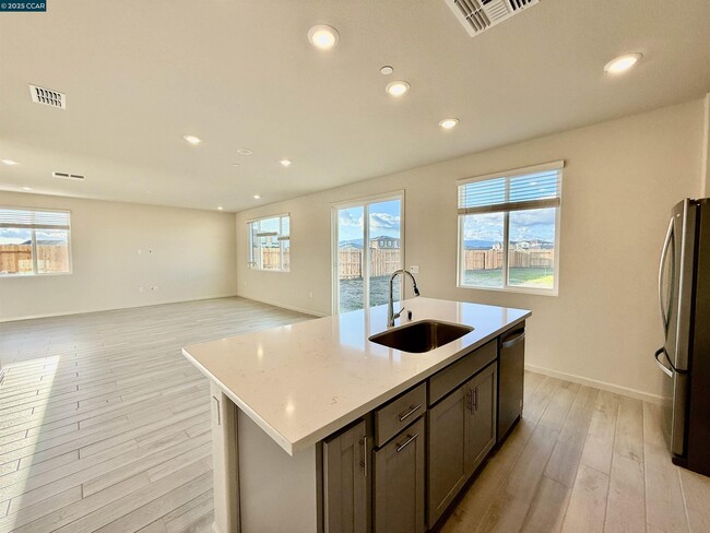 Building Photo - 626 Shefford Dr