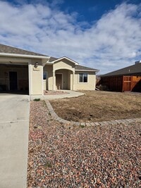 Building Photo - Nice Home in Chatfield II Subdivision