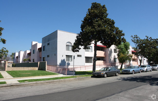 5698680 - GlenDale Plaza Apts