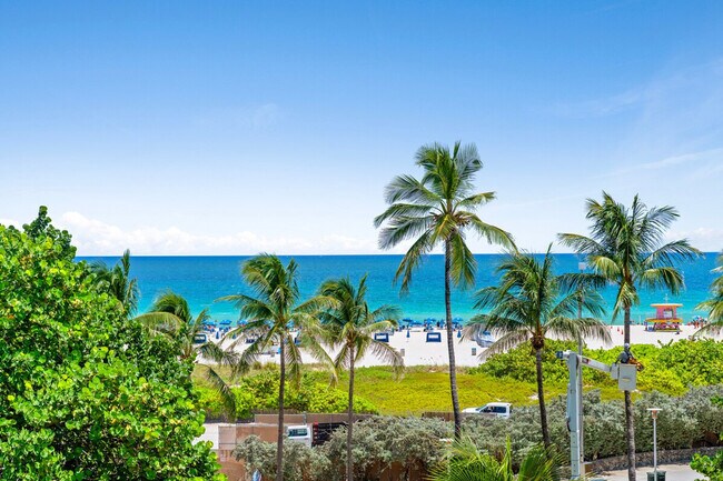 Building Photo - 1024 Ocean Dr