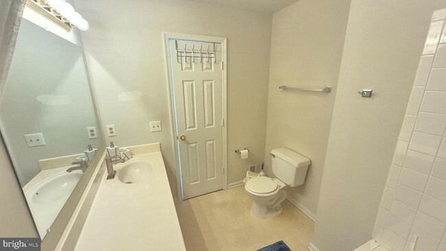 Building Photo - 206 Park Brook Ct
