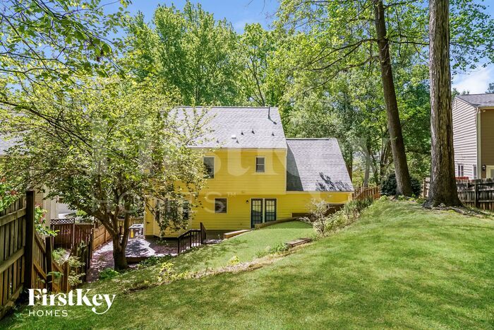 Building Photo - 202 Dalmeny Dr