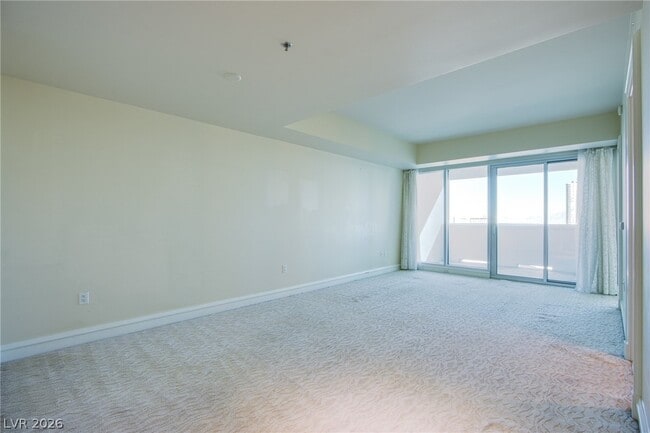 Building Photo - 2700 S Las Vegas Blvd