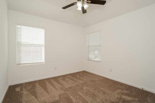 Building Photo - 15115 Nettleton Ml