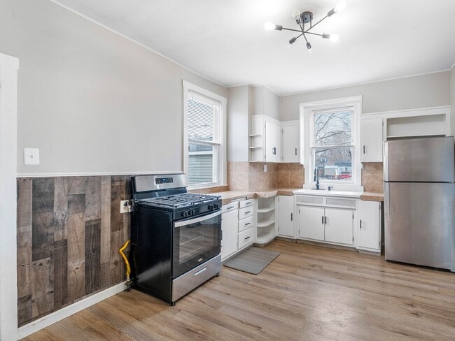 Building Photo - Newly Upgraded Duplex Unit for Rent – Modern Kitchen & Bathroom | Gloucester, NJ