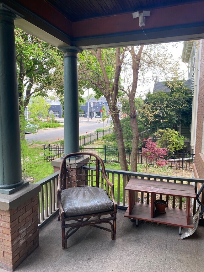 Front Porch - 2544 Aldrich Ave S