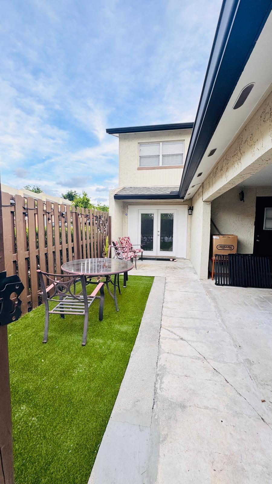 Building Photo - 600 Waverly Ln