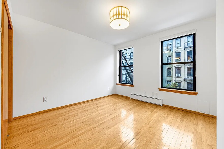 Building Photo - 100 St Marks Pl