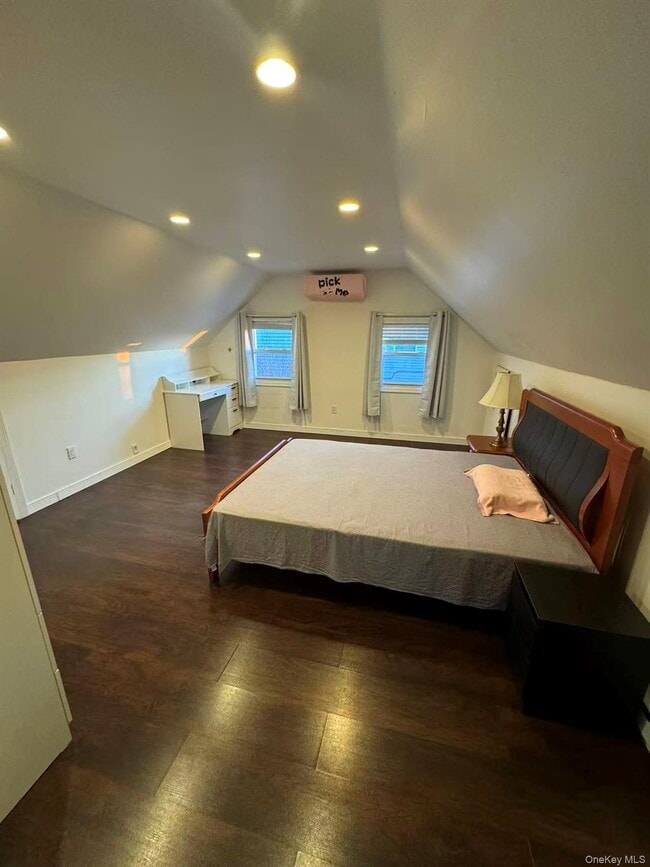 Building Photo - 17 Cove Ln