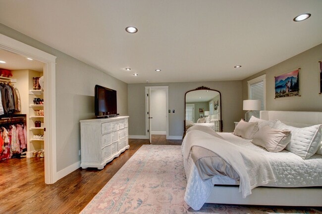 Building Photo - 3 Bedroom, 2.5 Home. Available NOW!!!!