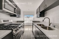 Building Photo - 14900 Moorpark St