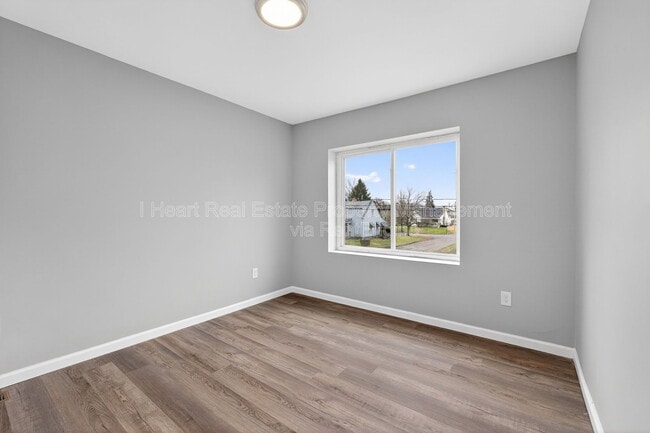 Building Photo - 1153 E 20th Ave