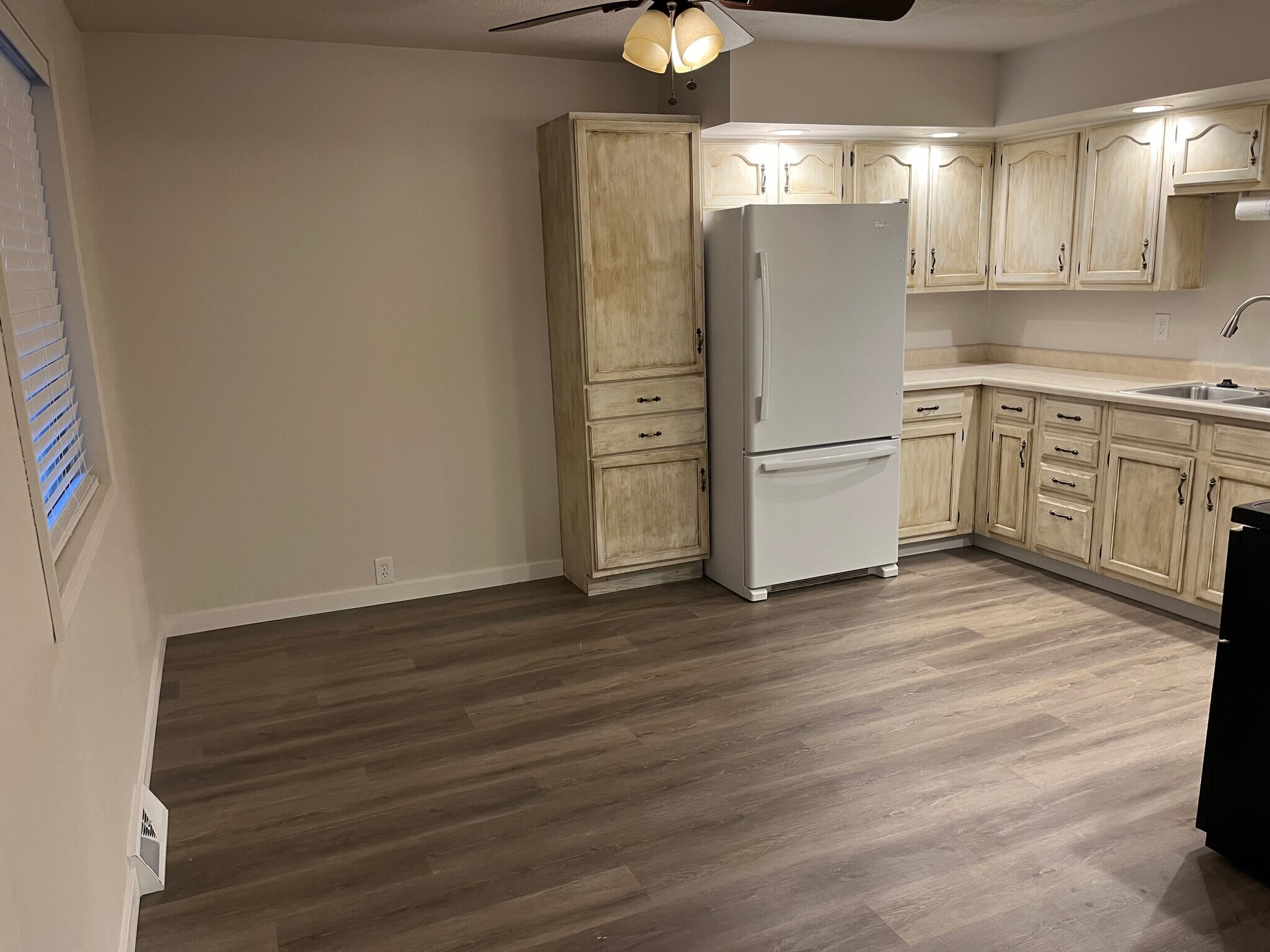 Building Photo - 832 Hamilton St