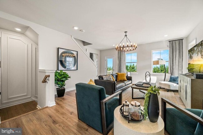 Building Photo - 35 E Front St