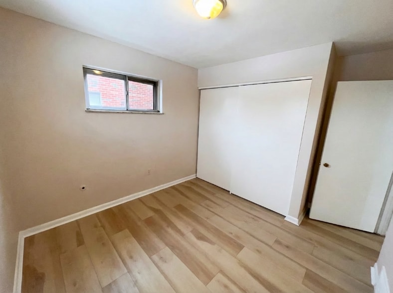 Building Photo - 1517 Greenwood Ave