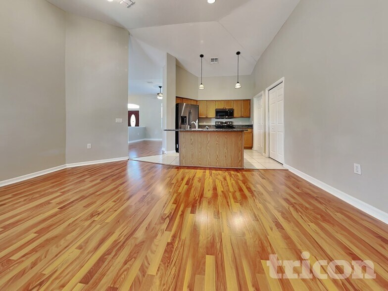 Building Photo - 12339 Palm Ridge Dr