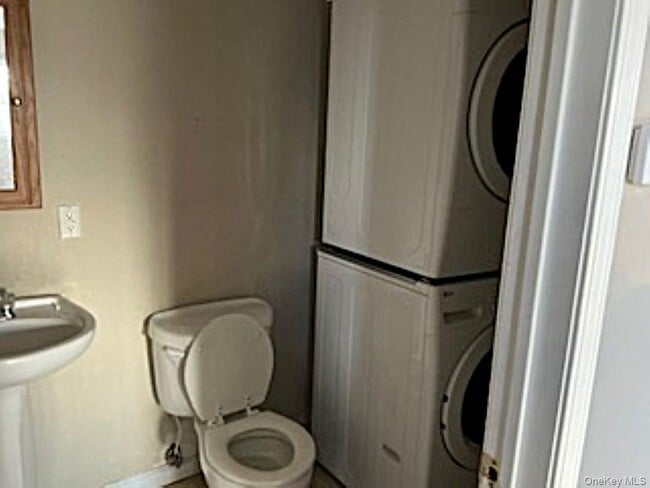 Building Photo - 178 Pine Tree Rd