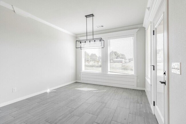 Building Photo - 805 Carlock Dr