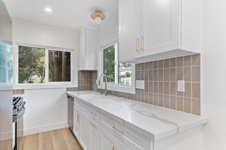 2616 3/4 - 2616 Glendale Blvd