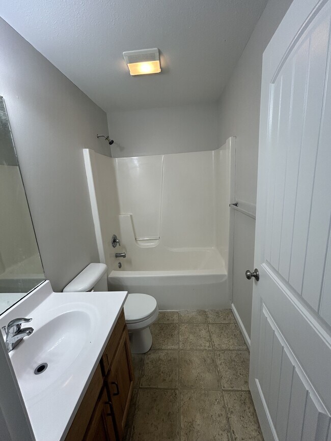 Building Photo - 3431 Stoneway Ct