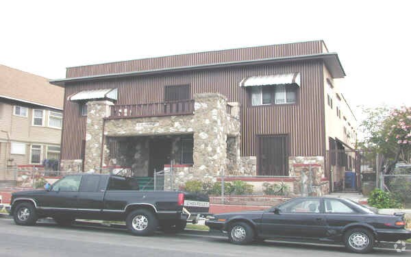 Primary Photo - St Valentine Apartments