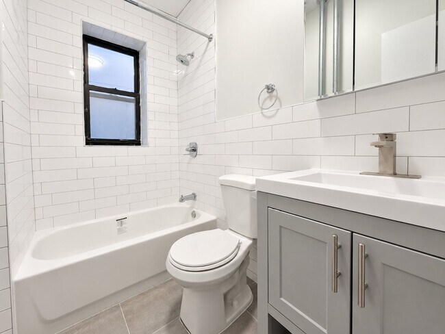Building Photo - 158 Bergen Ave