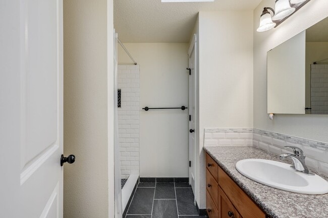 Building Photo - Beautiful 3 bed, 2.5 bath rental home in St. Johns Neighborhood!