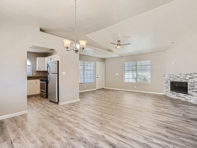 Building Photo - 1411 Santa Margarita St
