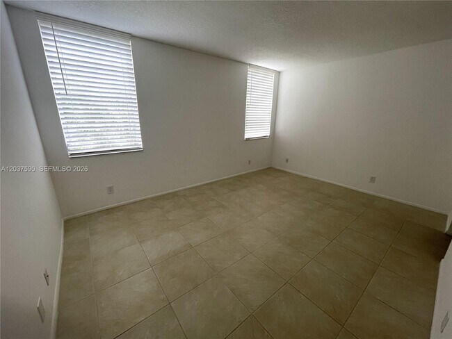 Building Photo - 9531 Seagrape Dr