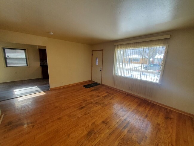 Building Photo - 3 Bedroom Single Family Ranch Home