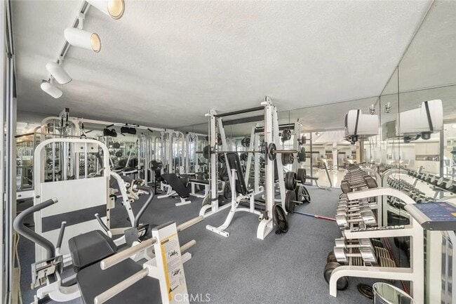 Building Photo - 31877 Circle Dr