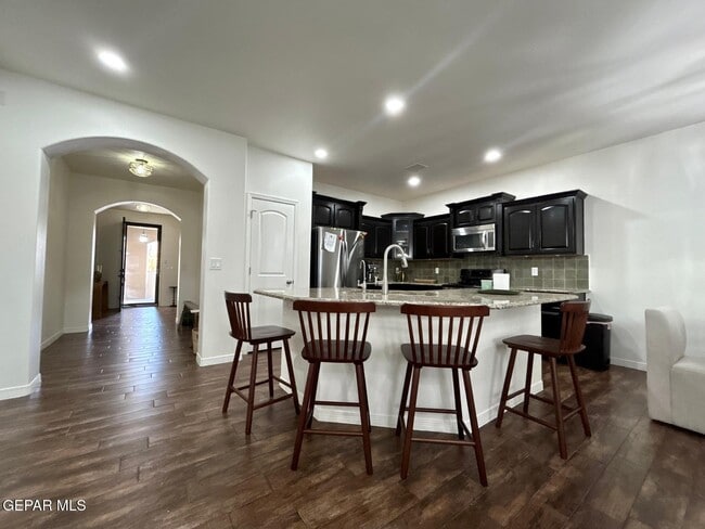 Building Photo - 7349 Skyrocket Dr