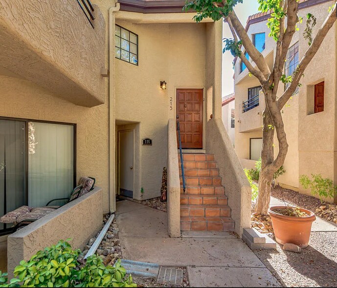 Building Photo - 10301 N 70th St