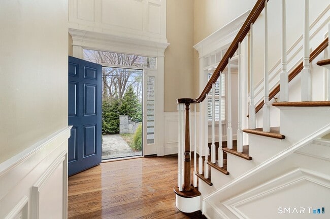 Building Photo - 59 Crescent Rd