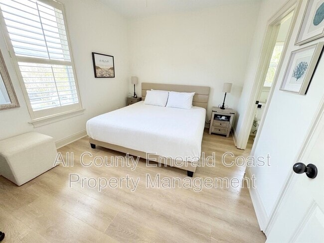 Building Photo - 25 S Wildflower Dr