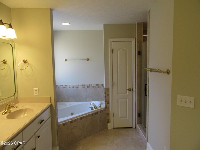 Building Photo - 3209 Pleasant Hill Rd