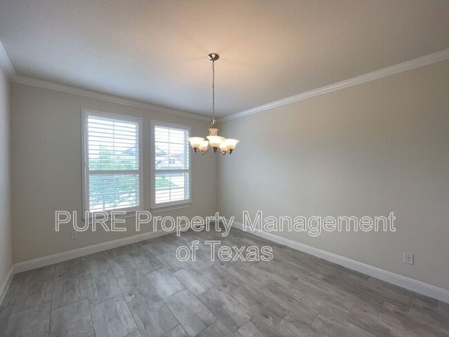 Building Photo - 716 Expedition Way